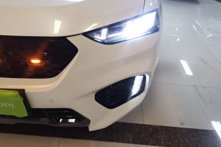 Used Wey VV7 2017 2.0T Flagship Model Left Front Headlight
