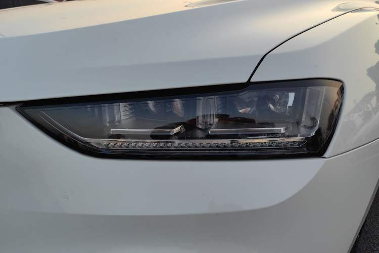Used Wey VV7 2017 2.0T Flagship Model Left Front Headlight