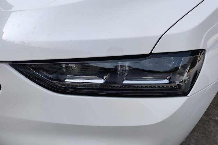 Used Wey VV7 2017 2.0T Flagship Model Left Front Headlight