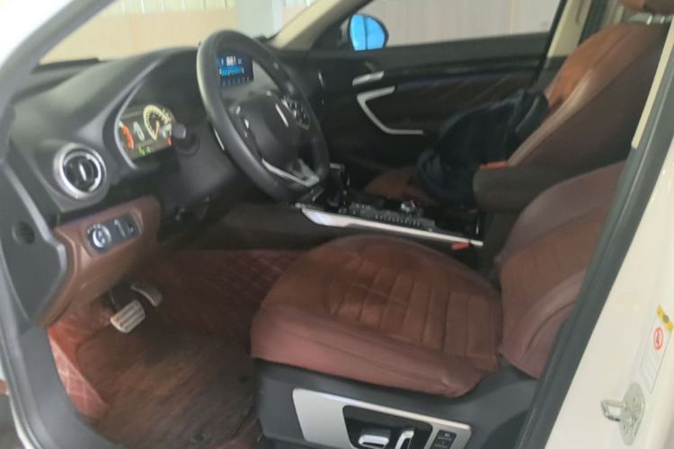 Used Wey VV7 2017 2.0T Flagship Model Left Front Seat