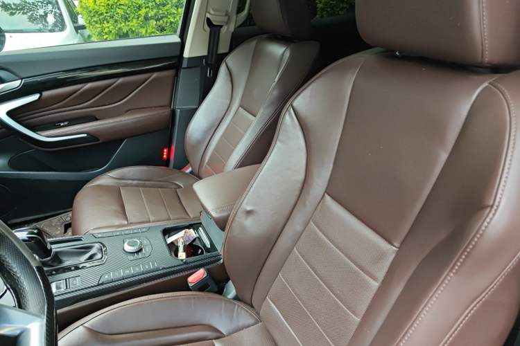 Used Wey VV7 2017 2.0T Flagship Model Left Front Seat