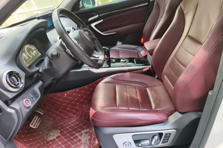 Used Wey VV7 2017 2.0T Flagship Model Left Front Seat