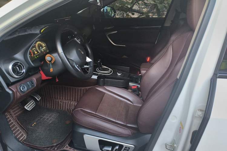 Used Wey VV7 2017 2.0T Flagship Model Left Front Seat