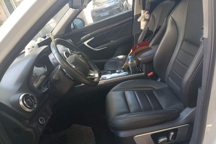 Used Wey VV7 2017 2.0T Luxury Model Left Front Seat