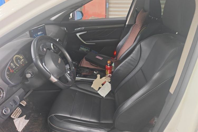Used Wey VV7 2017 2.0T Flagship Model Left Front Seat