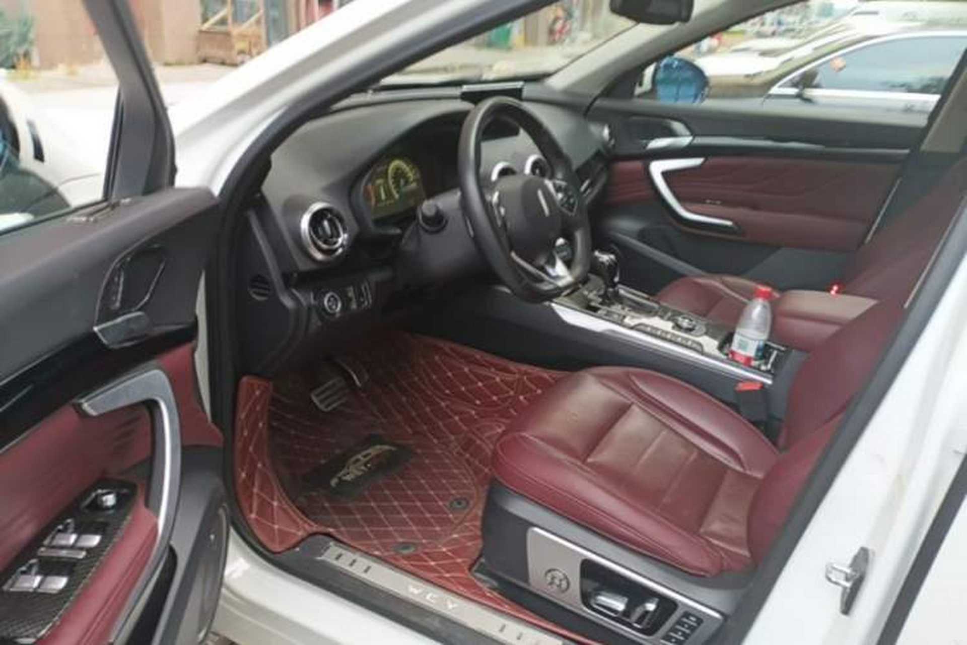 Used Wey VV7 2017 2.0T Flagship Model Left Front Seat