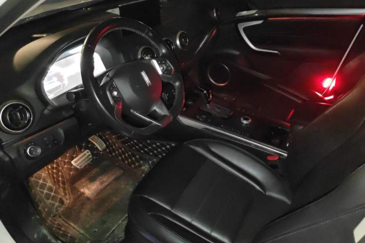 Used Wey VV7 2017 2.0T Flagship Model Left Front Seat