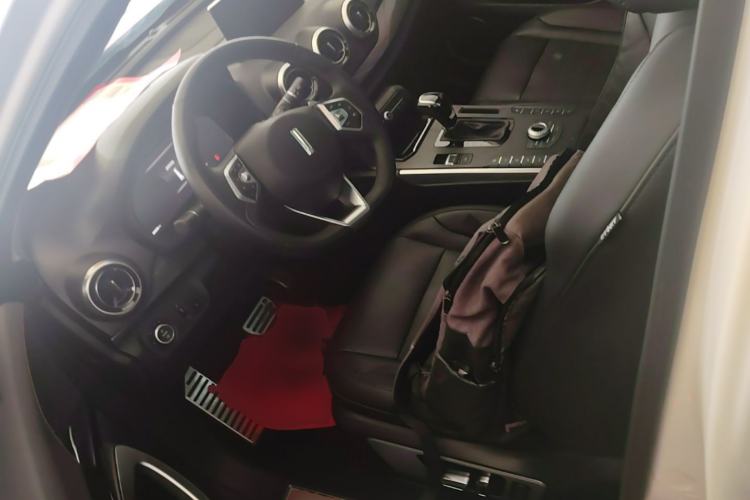 Used Wey VV7 2017 2.0T Flagship Model Left Front Seat
