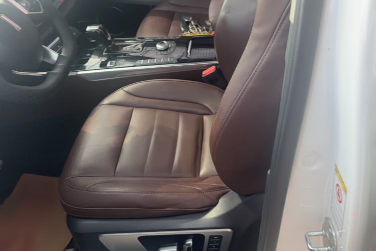 Used Wey VV7 2017 2.0T Flagship Model Left Front Seat