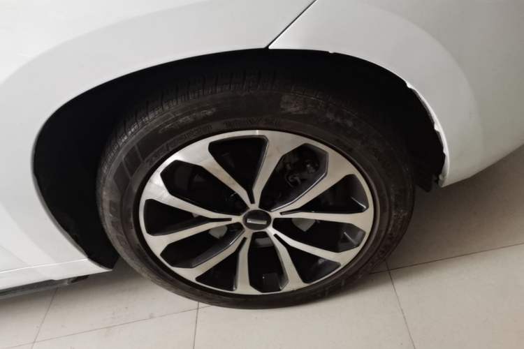 Used Wey VV7 2017 2.0T Ultra-Luxury Version Left Front Wheel Hub