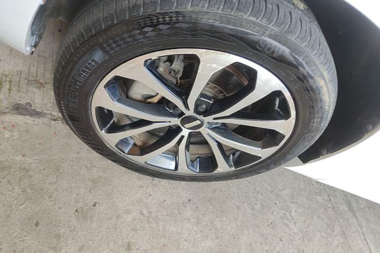 Used Wey VV7 2017 2.0T Luxury Model Left Front Wheel Hub