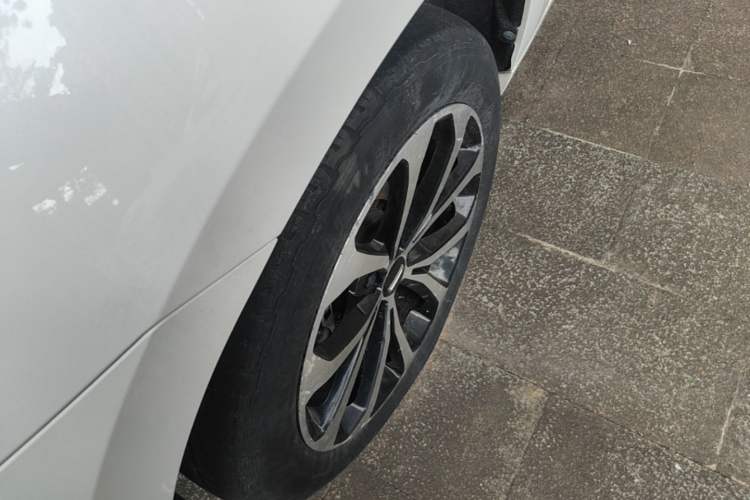 Used Wey VV7 2017 2.0T Ultra-Luxury Version Left Front Wheel Hub