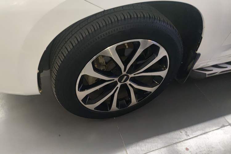 Used Wey VV7 2017 2.0T Ultra-Luxury Version Left Front Wheel Hub