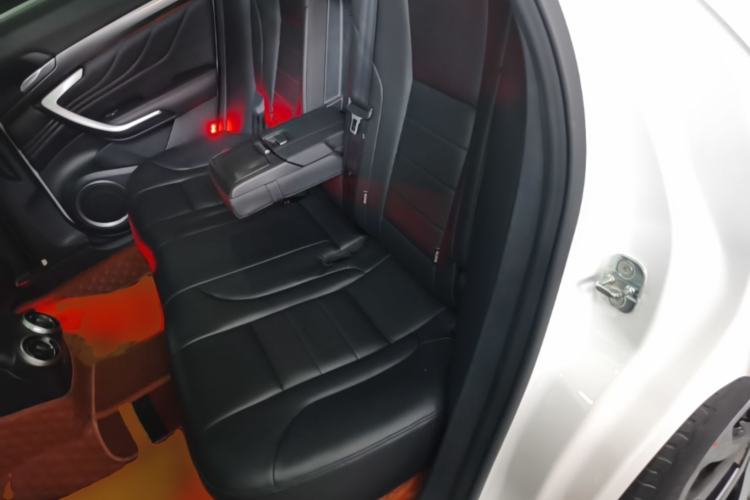 Used Wey VV7 2017 2.0T Ultra-Luxury Version Left Rear Seat