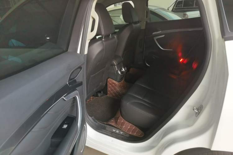 Used Wey VV7 2017 2.0T Ultra-Luxury Version Left Rear Seat