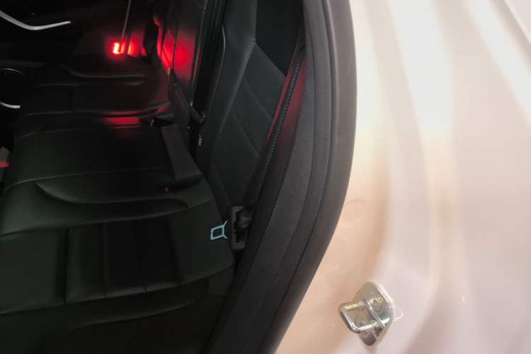 Used Wey VV7 2017 2.0T Flagship Model Left Rear Seat