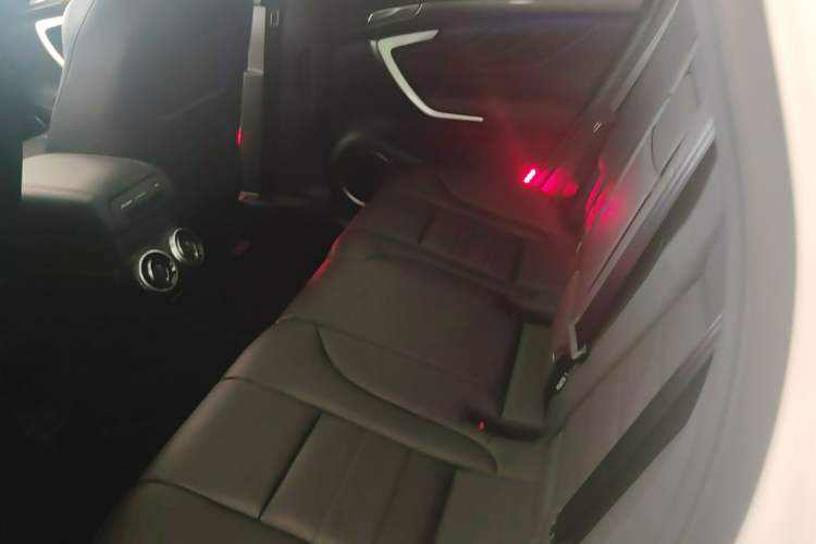 Used Wey VV7 2017 2.0T Flagship Model Left Rear Seat