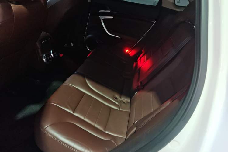 Used Wey VV7 2017 2.0T Flagship Model Left Rear Seat