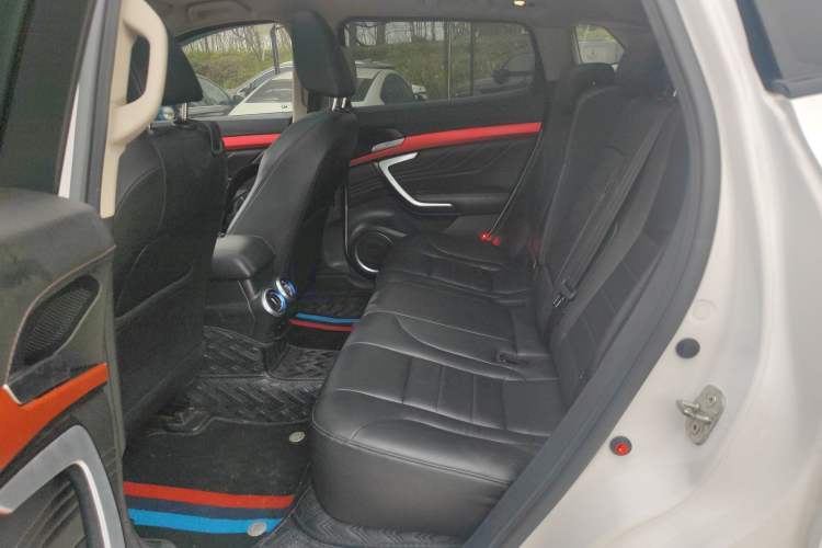 Used Wey VV7 2017 2.0T Ultra-Luxury Version Left Rear Seat
