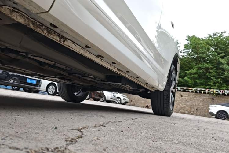 Used Wey VV7 2017 2.0T Ultra-Luxury Version Left Side Sill
