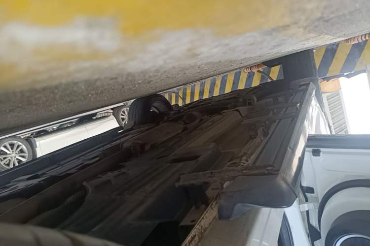 Used Wey VV7 2017 2.0T Ultra-Luxury Version Left Side Sill