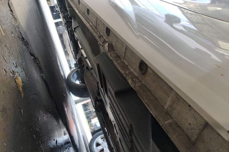 Used Wey VV7 2017 2.0T Flagship Model Left Side Sill