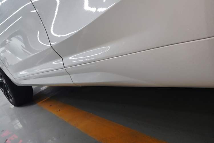 Used Wey VV7 2017 2.0T Flagship Model Left Side Sill