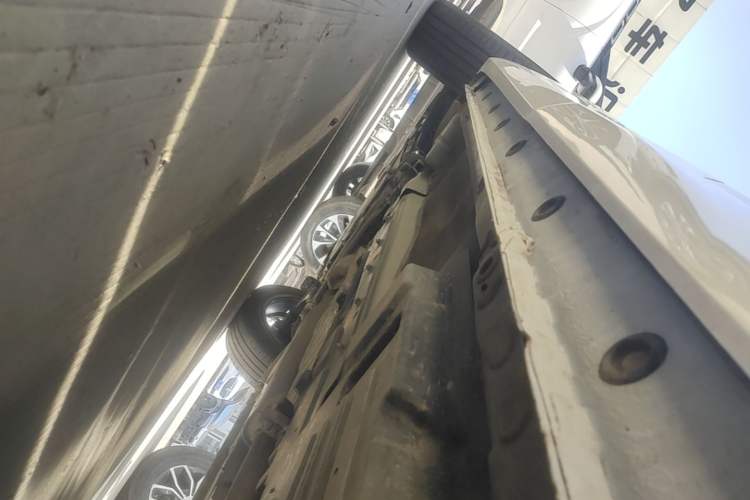 Used Wey VV7 2017 2.0T Ultra-Luxury Version Left Side Sill
