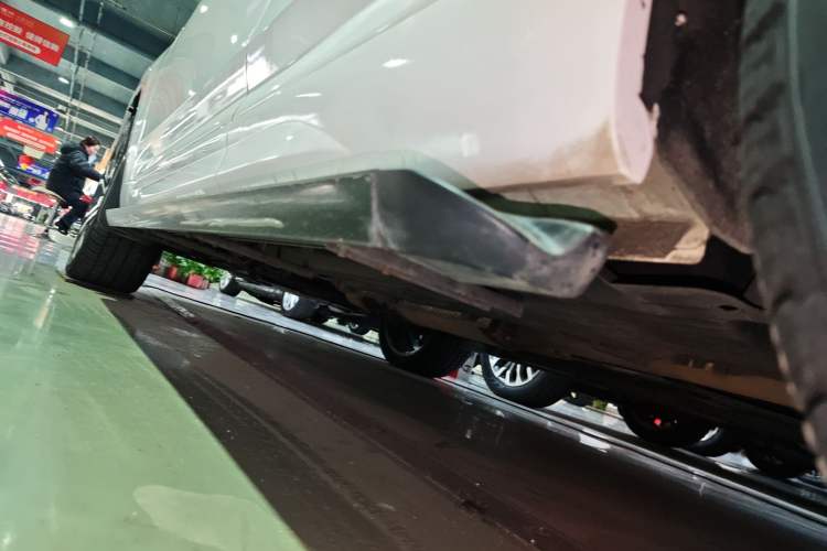 Used Wey VV7 2017 2.0T Flagship Model Left Side Sill