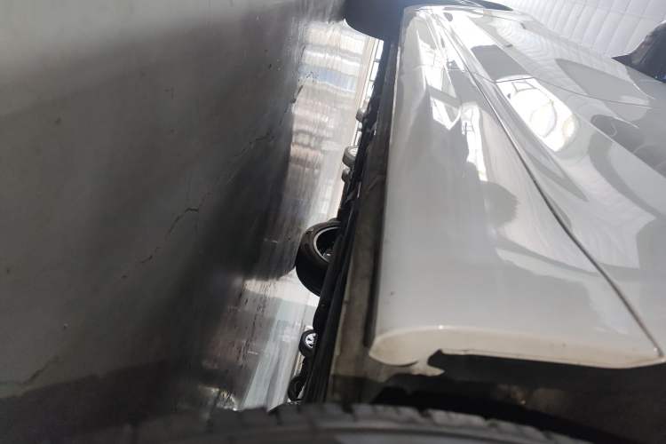 Used Wey VV7 2017 2.0T Ultra-Luxury Version Left Side Sill
