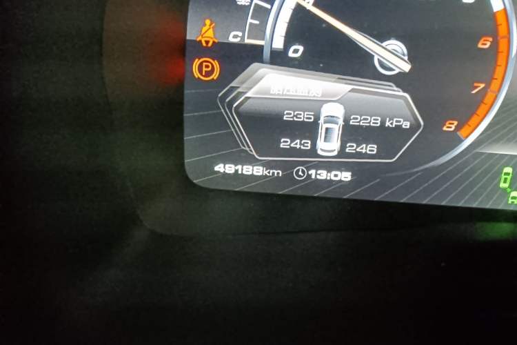 Used Wey VV7 2017 2.0T Flagship Model Odometer Close Up