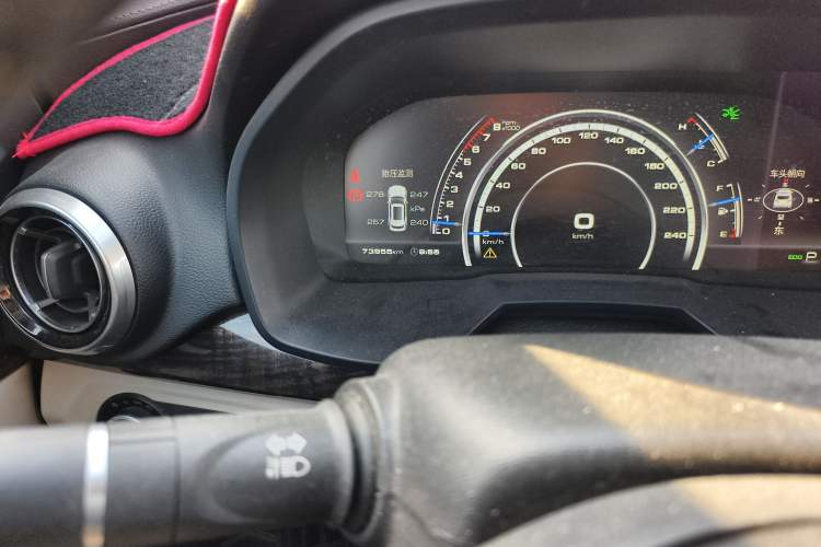Used Wey VV7 2017 2.0T Ultra-Luxury Version Odometer Close Up