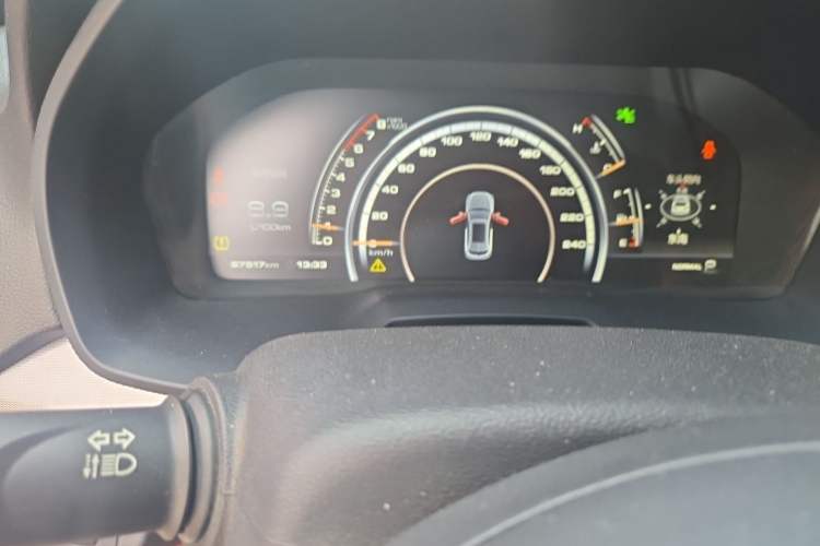 Used Wey VV7 2017 2.0T Flagship Model Odometer Close Up