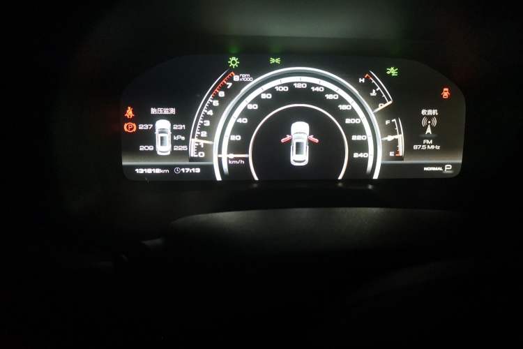 Used Wey VV7 2017 2.0T Flagship Model Odometer Close Up