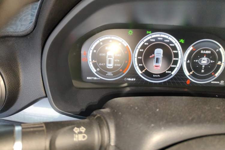 Used Wey VV7 2017 2.0T Luxury Model Odometer Close Up