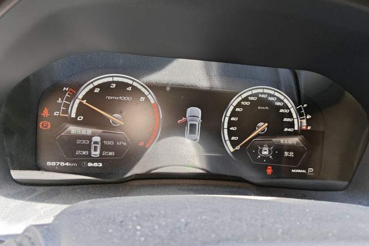 Used Wey VV7 2017 2.0T Flagship Model Odometer Close Up