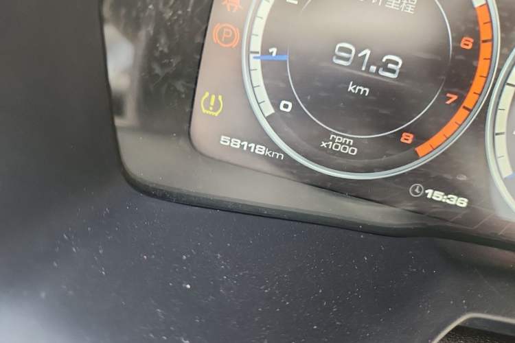 Used Wey VV7 2017 2.0T Luxury Model Odometer Close Up