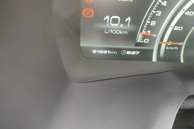 Used Wey VV7 2017 2.0T Luxury Model Odometer Close Up