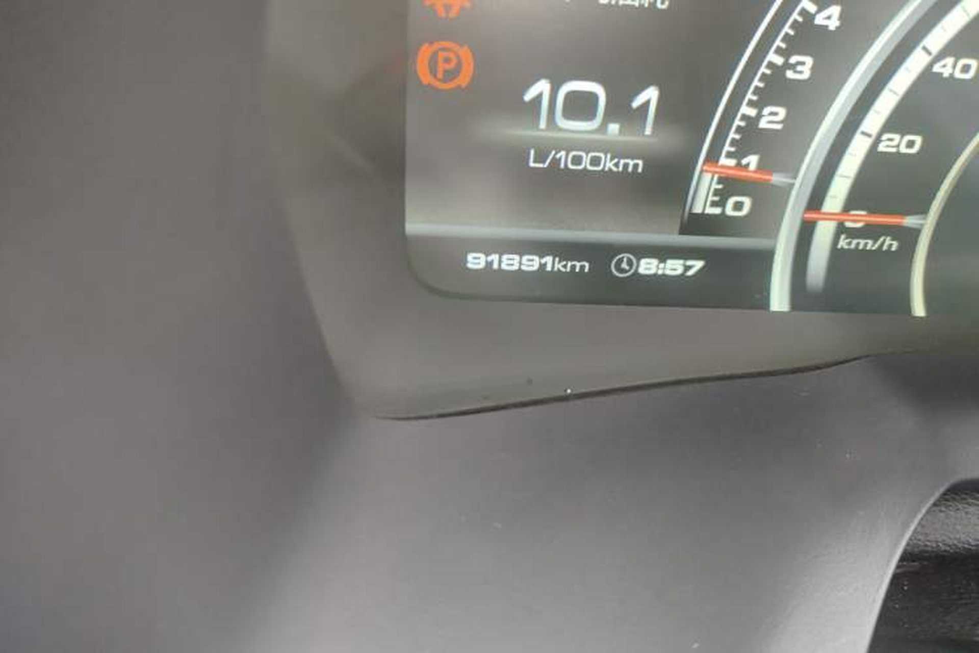 Used Wey VV7 2017 2.0T Luxury Model Odometer Close Up