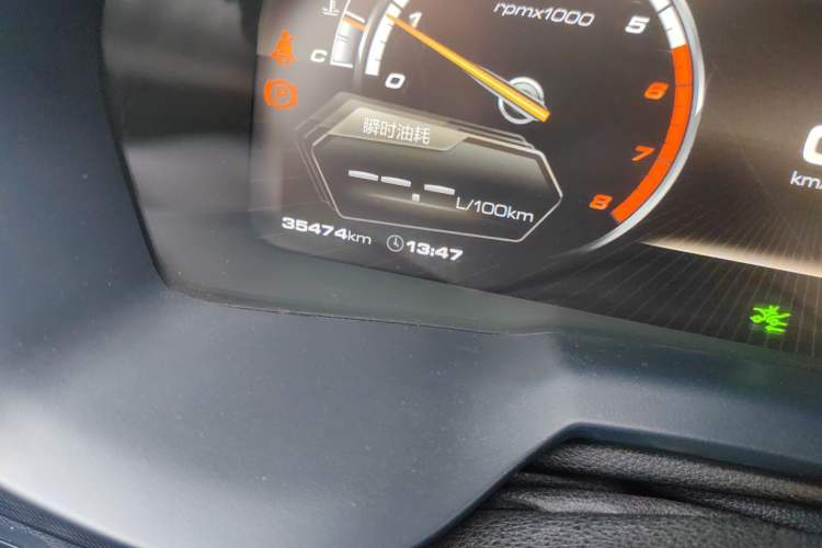 Used Wey VV7 2017 2.0T Flagship Model Odometer Close Up