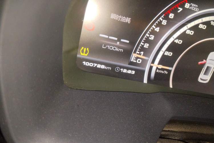 Used Wey VV7 2017 2.0T Flagship Model Odometer Close Up