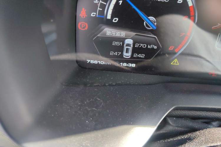 Used Wey VV7 2017 2.0T Ultra-Luxury Version Odometer Close Up