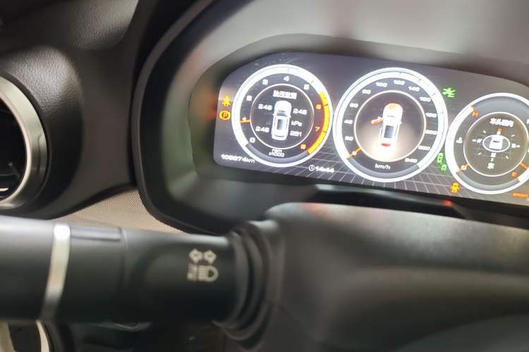 Used Wey VV7 2017 2.0T Flagship Model Odometer Close Up