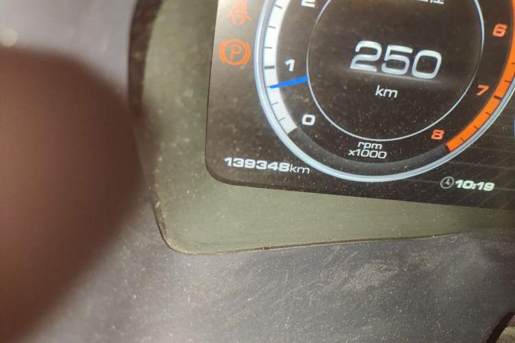 Used Wey VV7 2017 2.0T Ultra-Luxury Version Odometer Close Up