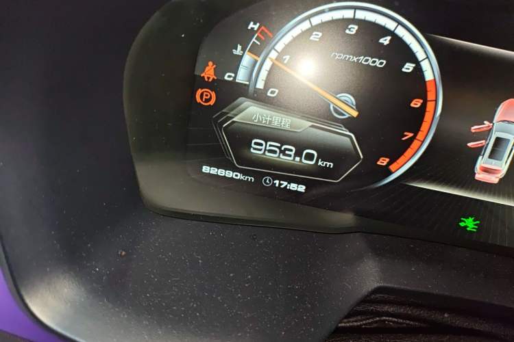 Used Wey VV7 2017 2.0T Flagship Model Odometer Close Up