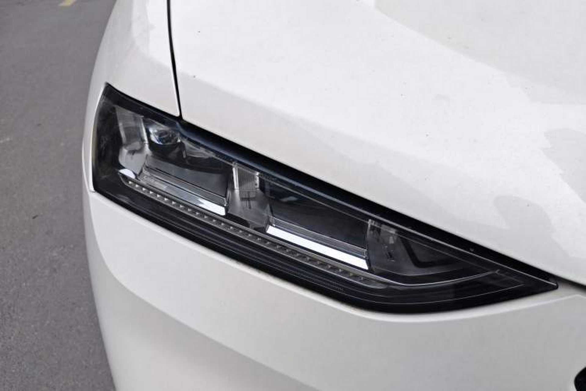 Used Wey VV7 2017 2.0T Flagship Model Right Front Headlight