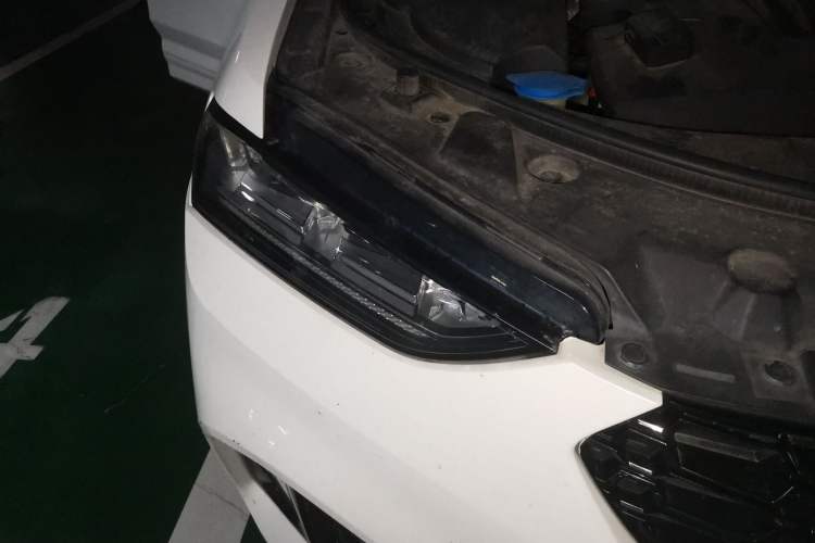 Used Wey VV7 2017 2.0T Flagship Model Right Front Headlight