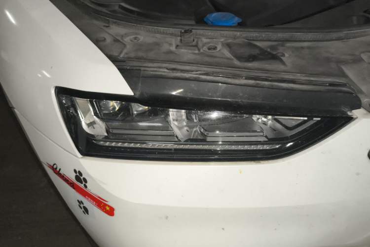 Used Wey VV7 2017 2.0T Ultra-Luxury Version Right Front Headlight