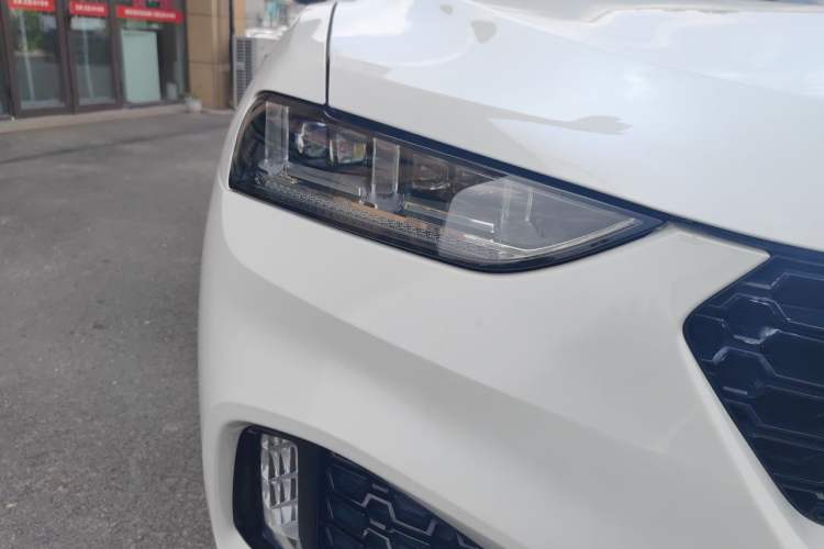 Used Wey VV7 2017 2.0T Flagship Model Right Front Headlight