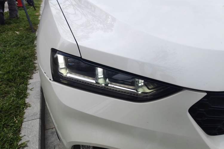 Used Wey VV7 2017 2.0T Flagship Model Right Front Headlight